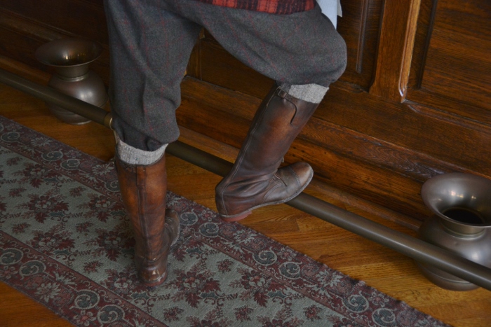 Mascot saloon mannequins